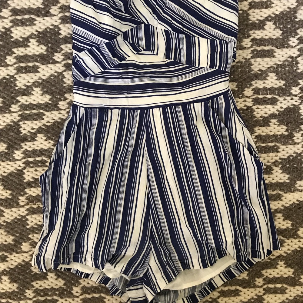 Strapless romper with pockets